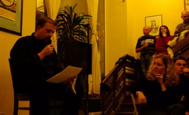 Литературен клуб Отвъд кориците ще отпразнува своя пети рожден ден