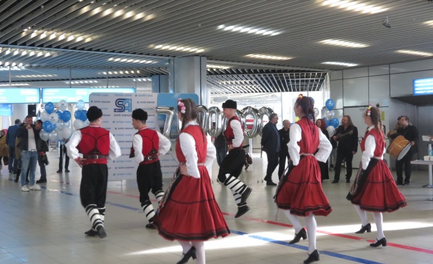 В навечерието на Нова година рекордният 7 милионен пътник за българско