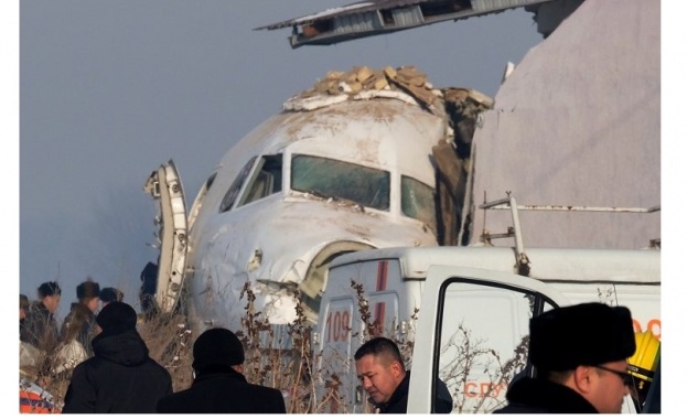 Черните кутии на казахстанския самолет който по рано днес катастрофира малко