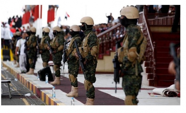 Експлозия стана по време на парад за дипломирането на военнослужещи