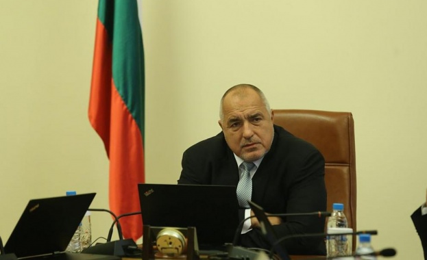 Премиерът Бойко Борисов честити новата 2020 година и пожела много