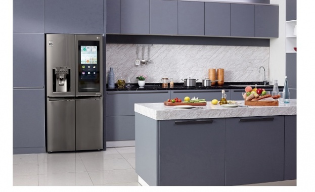 С лед за коктейли и ThinQ умните хладилници на LG