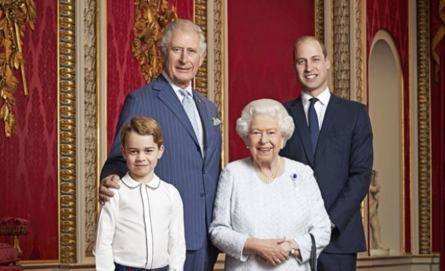 Бъкингамският дворец разпространи нов портрет на кралица Елизабет Втора сина