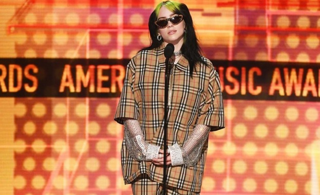 Певицата Били Айлиш пусна своя модна линия във веригата H amp M