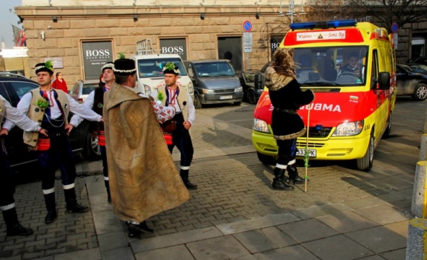 След като държавата е на издъхване но властта си купува