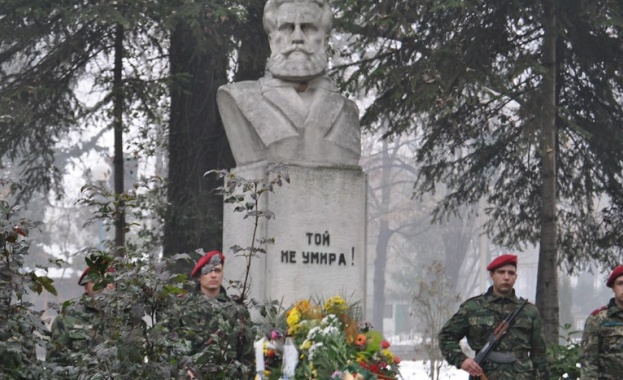 Председателят на ПП МИР Симеон Славчев членове на ръководството членове