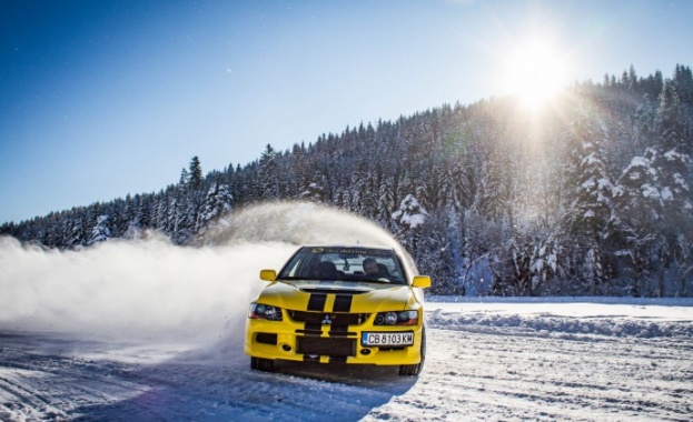 Специална писта за шофиране върху лед и сняг отвори в