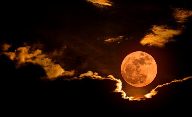 От векове януарското пълнолуние носи името на хищника Вълча Луна