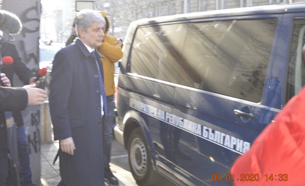 Бъркотията не е само от оставката на Нено Димов Трябва