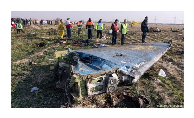 Украинският пътнически боинг който катастрофира близо до Техеран беше случайно