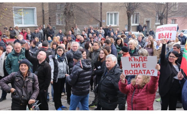 Перничани се събират за протестно автошествие с въпроса Къде ни