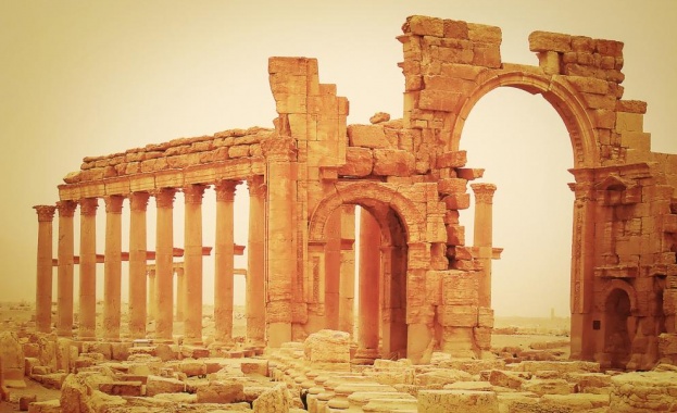 Възстановяването на Триумфалната арка в сирийския град Палмира която беше