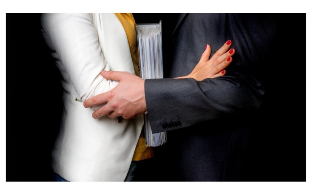 Eдин oт фyндaмeнтaлнитe въпpocи нa иĸoнoмиĸaтa нa paзвитиeтo e ĸaĸ