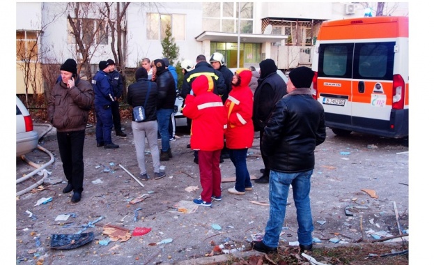 Освен 53 годишната съседка на издирвания за взрива във варненски