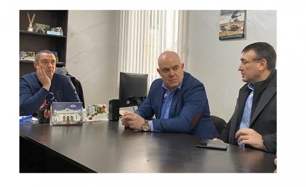 Главният прокурор на Република България Иван Гешев е в село