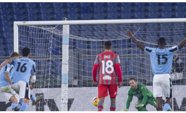 Защитаващият трофея си Лацио разгроми гостуващия втородивизионен Кремонезе с 4 0