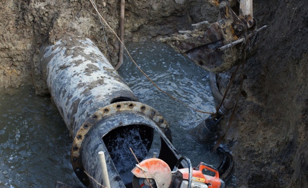 Голяма авария възникнала по магистралния водопровод към Свищов ограничава водоподаването