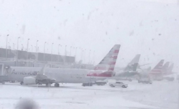 Над 830 полета бяха отменени на летищата в Чикаго в