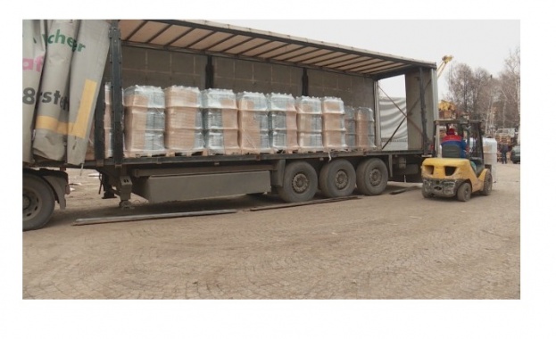 Един милион литра минерална вода ще получи Перник заради водната