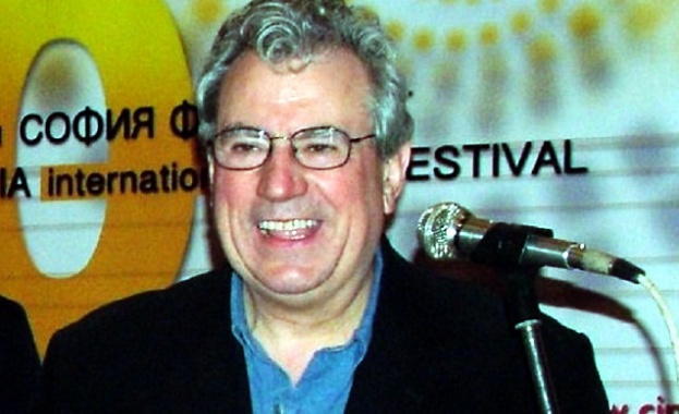 Тери Джоунс звезда от комедийната трупа Монти Пайтън е починал