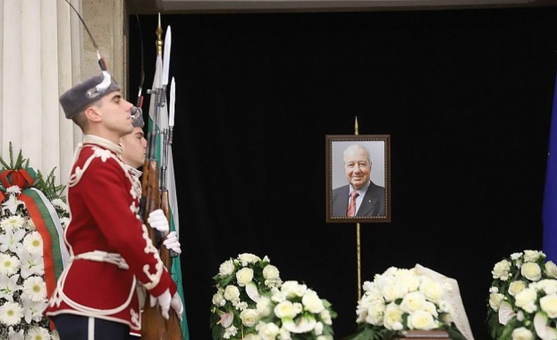 България се сбогува със световноизвестния български математик и политик академик