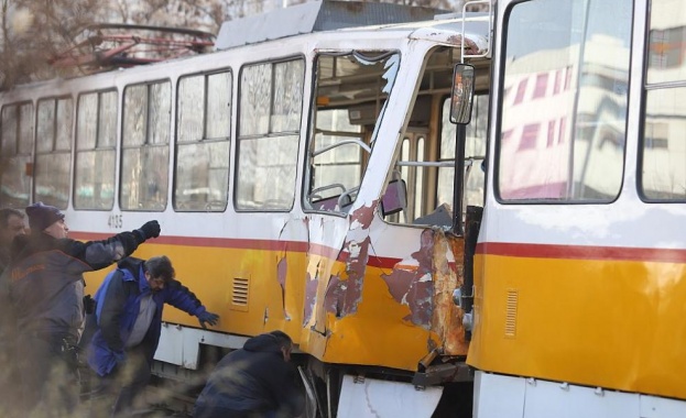 Продължава разследването на верижната трамвайна катастрофа в София при която