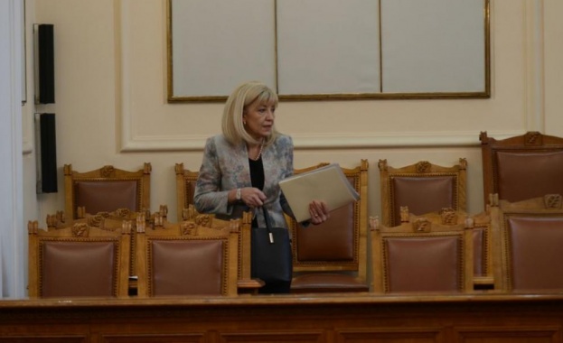 Регионалният министър Петя Аврамова се съгласи, че перничани имат право