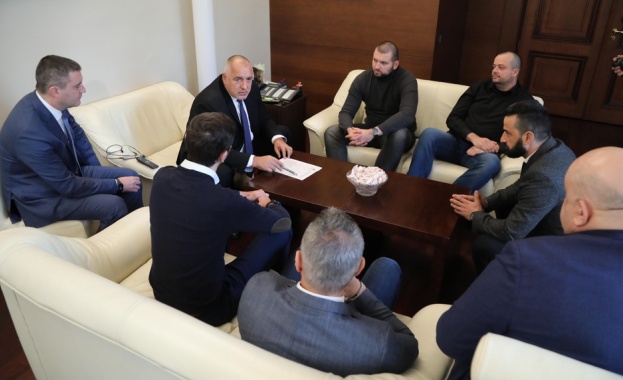 Фенове на Левски се срещнаха с премиера Бойко Борисов Поводът