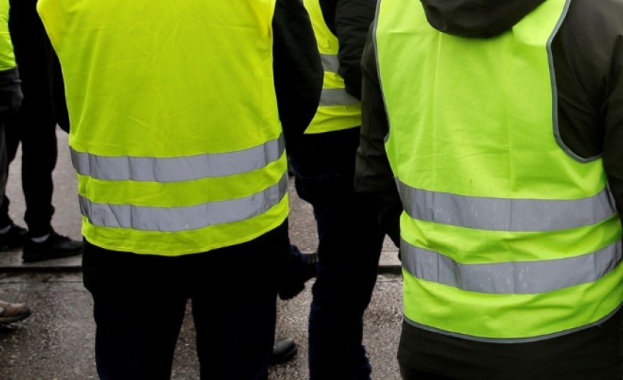 В над 36 града на страната собственици и служители в