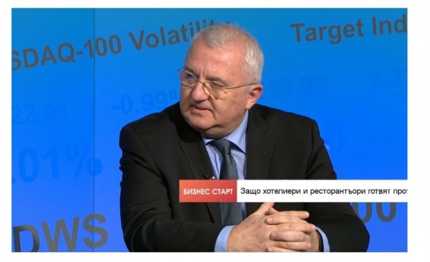 В над 30 града в страната собственици и служители на