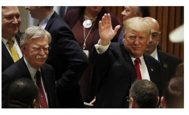 Президентът на САЩ Доналд Тръмп използва Туитър за да атакува