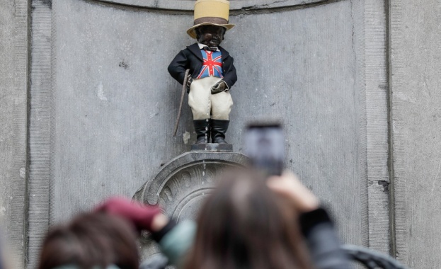 Пикаещото момченце или Манекен Пис беше облечено днес като Джон