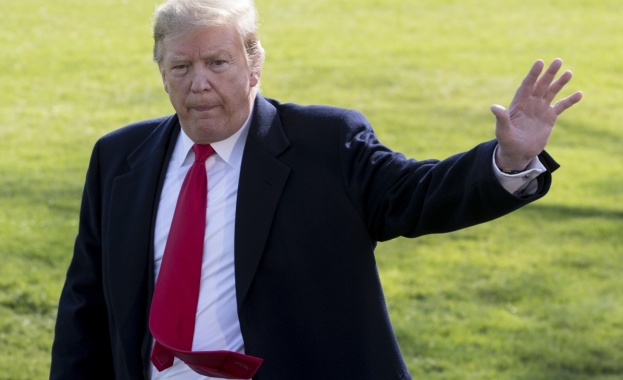 Последният от колебаещите се сенатори републиканци Лиза Мурковски щата Аляска