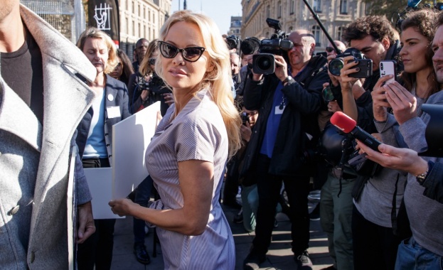 Памела Андерсън се раздели със съпруга си известния холивудски