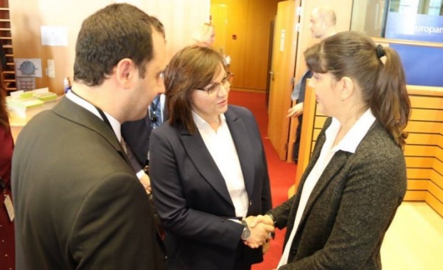 Председателят на БСП Корнелия Нинова се срещна с европейския главен
