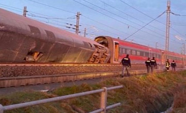 Високоскоростен влак е дерайлирал в Италия по конкретно в участък