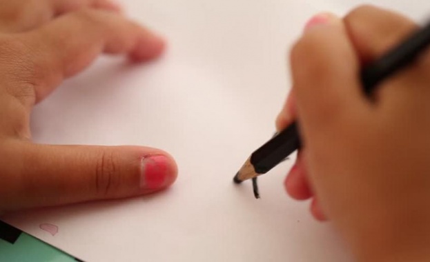 Родители твърдят че деца в четвърти клас били принуждавани да