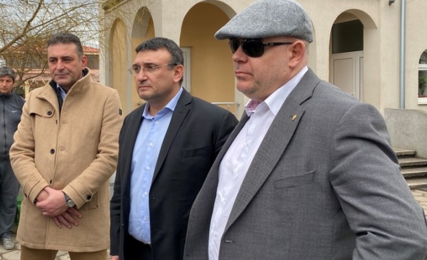 Повече не можем да позволим да продължава така Като дойде