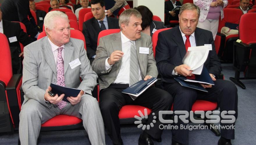 Управителния съвет на Националната асоциация на фирми за търговска сигурност и охрана (НАФТСО) организира информационна среща-дискусия на тема „Хармонизация на частните услуги в Европа в изпълнение на Директива 2006/123/ЕО на Европейския парламент". Специално за форума пристигна Генералният секретар на „Конфедерацията на европейските услуги за сигурност" CoESS Хилде Де Клерк. 