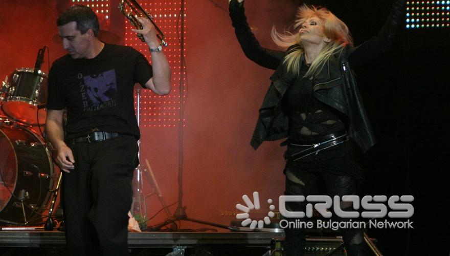 В чест на 24 май - Деня на славянската писменост, КНСБ организира в НДК празничен концерт-спектакъл,с участието на именити български изпълнители. 