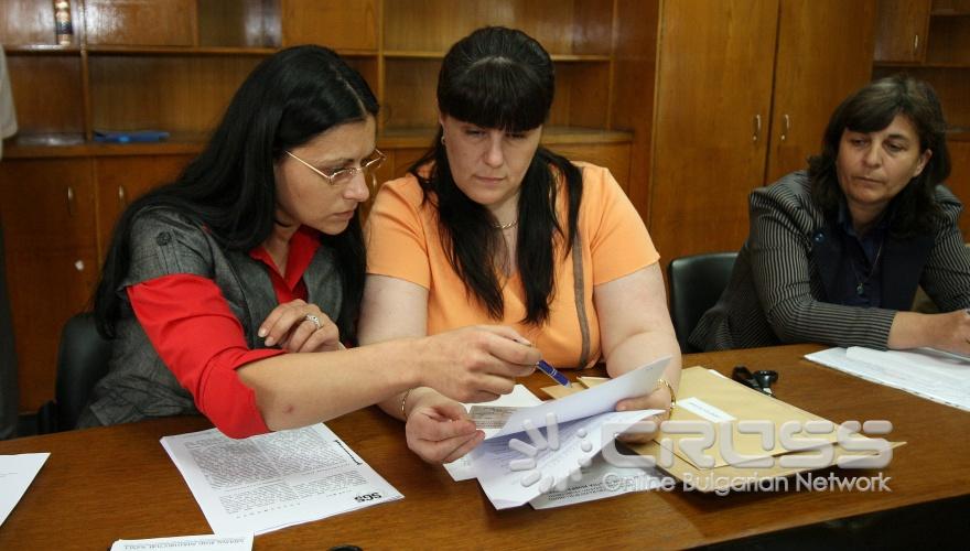 В Агенция „Пътна инфраструктура” бяха отворени ценовите оферти за избор на изпълнител на консултантска услуга за рехабилитацията на обект: BG161PO001/2.1-01/2007/001-03 „Лот 8" 