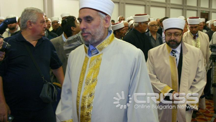 Днес, 3 юни се състоя пресконференция на Висш мюсюлмански духовен съвет с председател гл. мюфтия Мустафа Хаджи. 