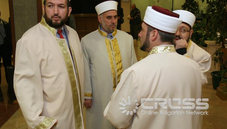 Днес, 3 юни се състоя пресконференция на Висш мюсюлмански духовен съвет с председател гл. мюфтия Мустафа Хаджи. 