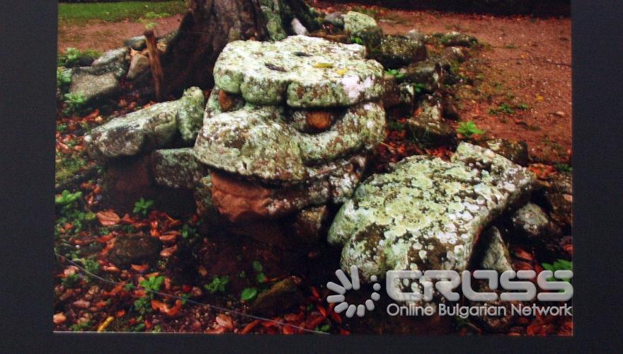 Министър Божидар Димитров откри в Столичната библиотека фотографската изложба „Рио Булгариа - българското присъствие в страната на маите". 