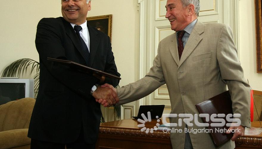 Днес,2юли,в сградата на Централното управление на БАН се сключи рамков договор между Българска академия на науките и СНЦ „Индустриален клъстер ЕЛЕКТРОМОБИЛИ" 