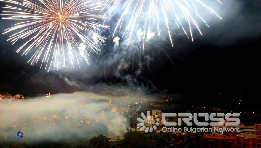 Светлинно 3D шоу във Велико Търново