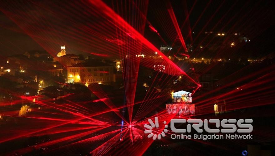 Светлинно 3D шоу във Велико Търново