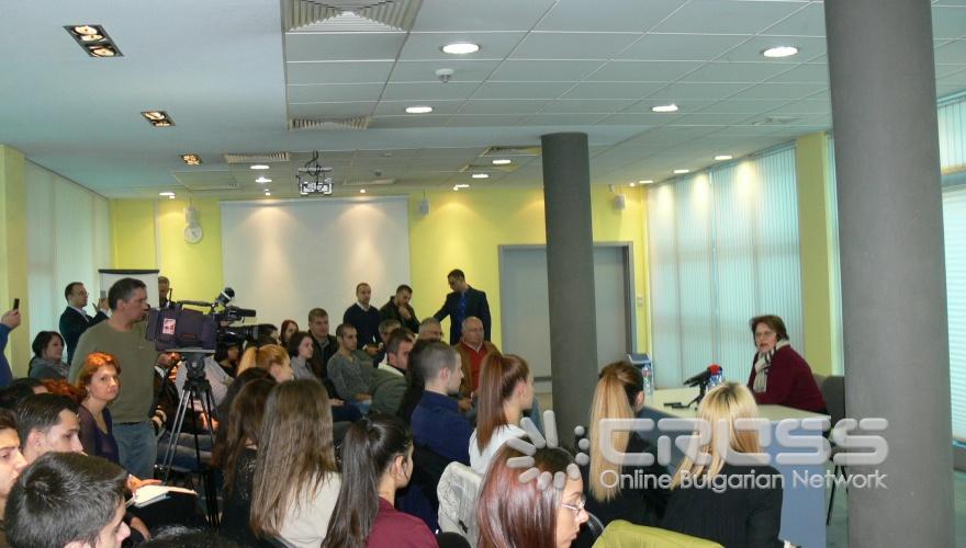 Татяна Дончева изнесе лекция на студенти