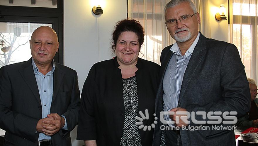 На 25 октомври 2016 г. кандидатът за вицепрезидент на коалиция 