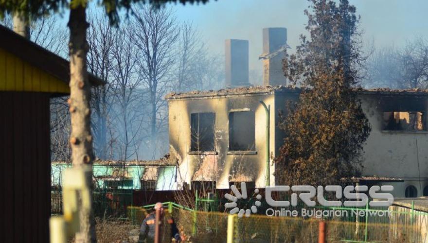 Влак с цистерни се взриви край Хитрино